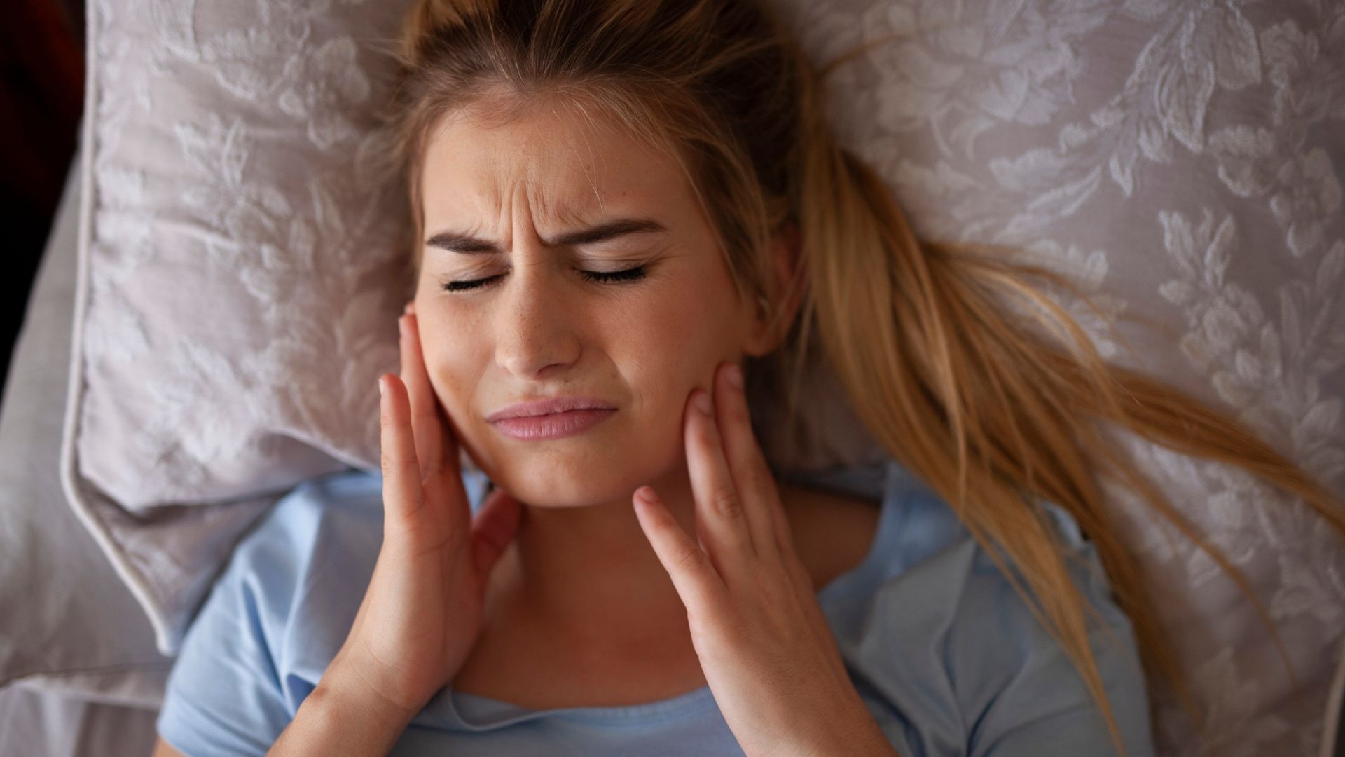 Waking with a headache? You might be grinding your teeth in your sleep, says expert