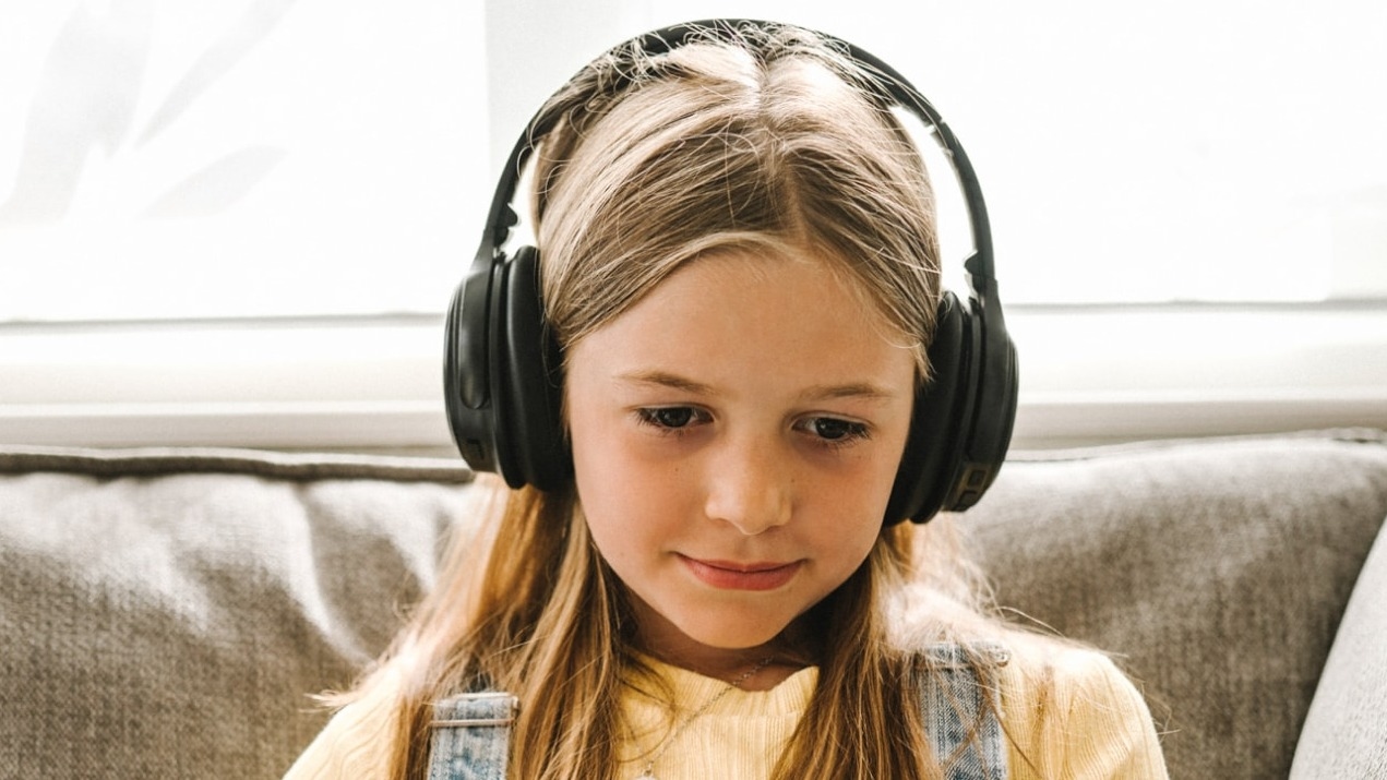 What parents need to know about their middle schooler's experience online