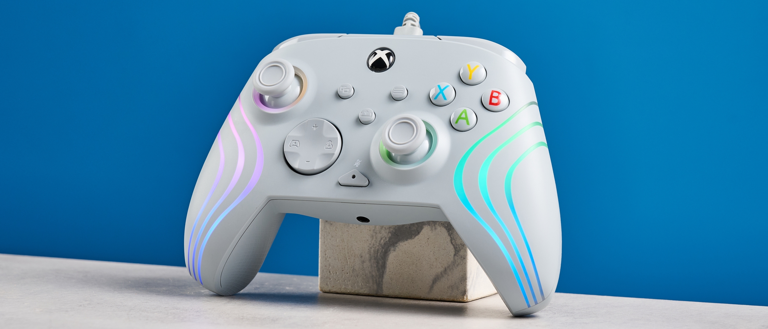 I just tested the ultimate budget controller for Xbox and Windows — and it's as powerful as it is pretty