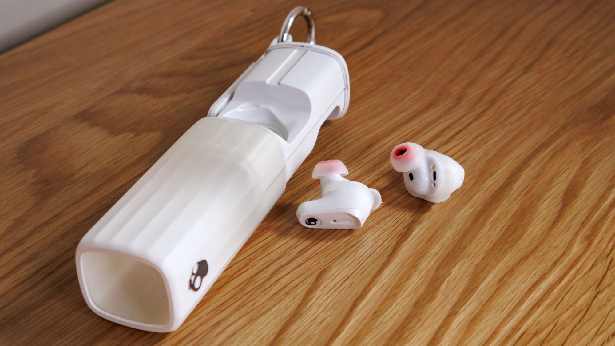 I just tested these $99 noise canceling earbuds with Bose tech — and they're shockingly good