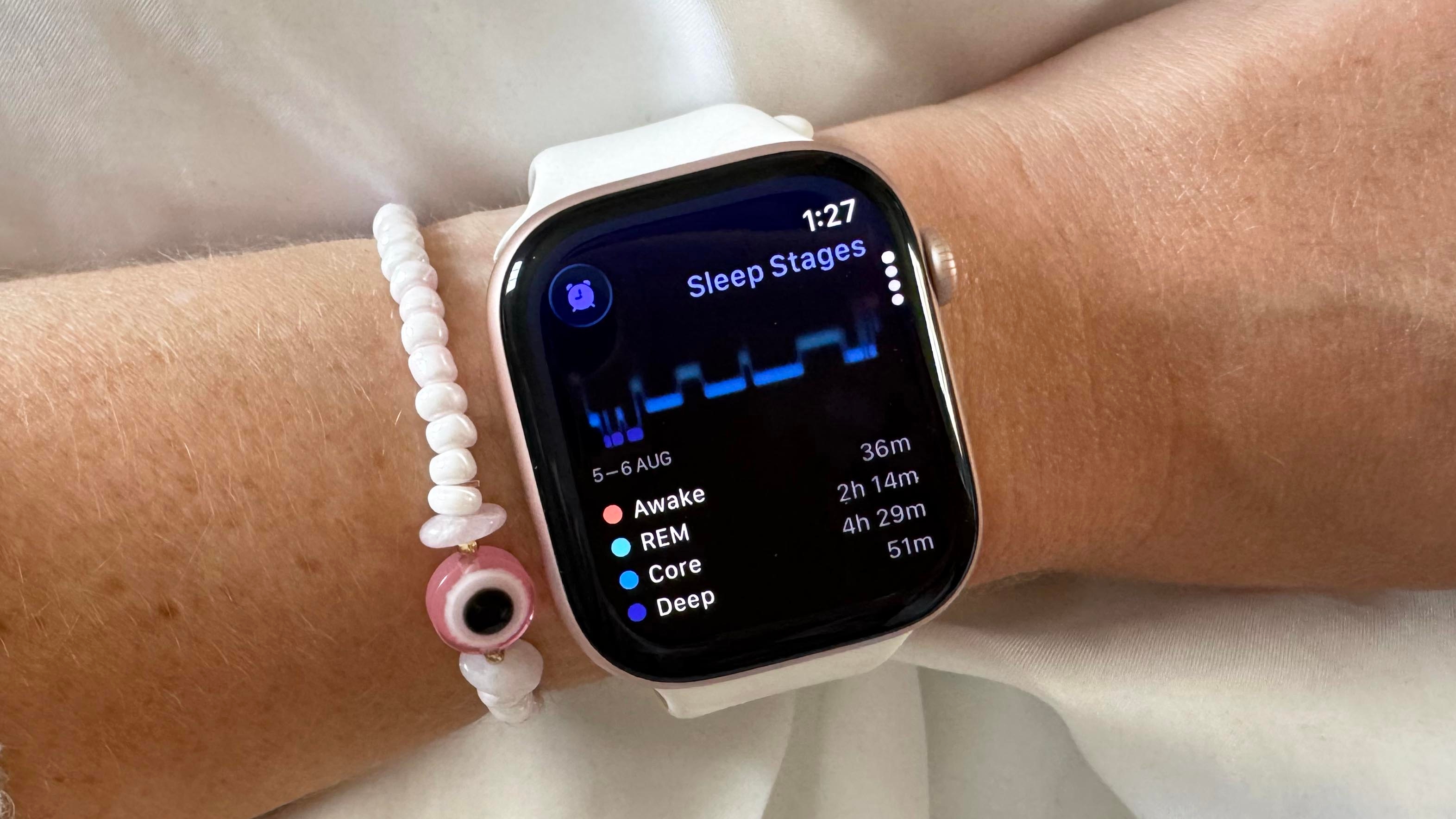If you're using your Apple Watch to track sleep, here's 3 features you should be using