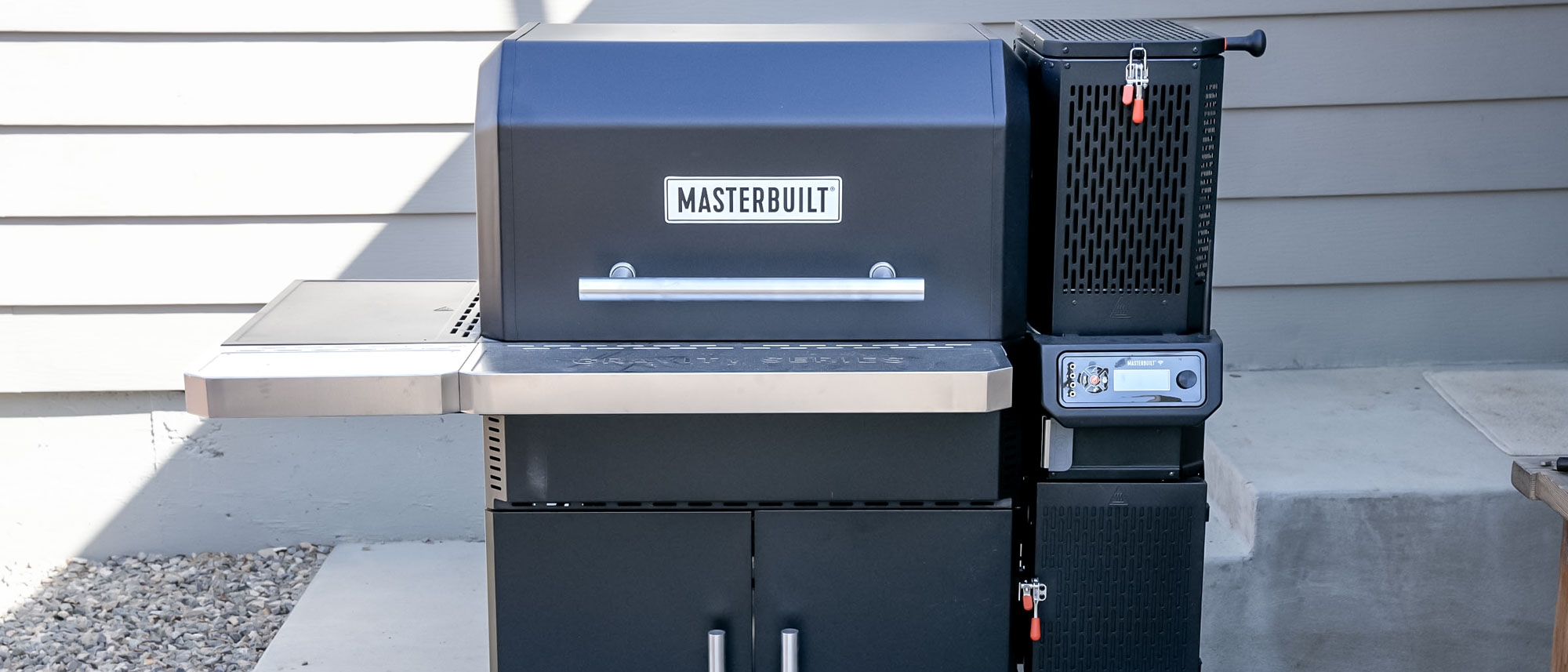 I tried the Masterbuilt Gravity Series 1150 Digital Charcoal Grill and Smoker, and it's ideal for summer feasting