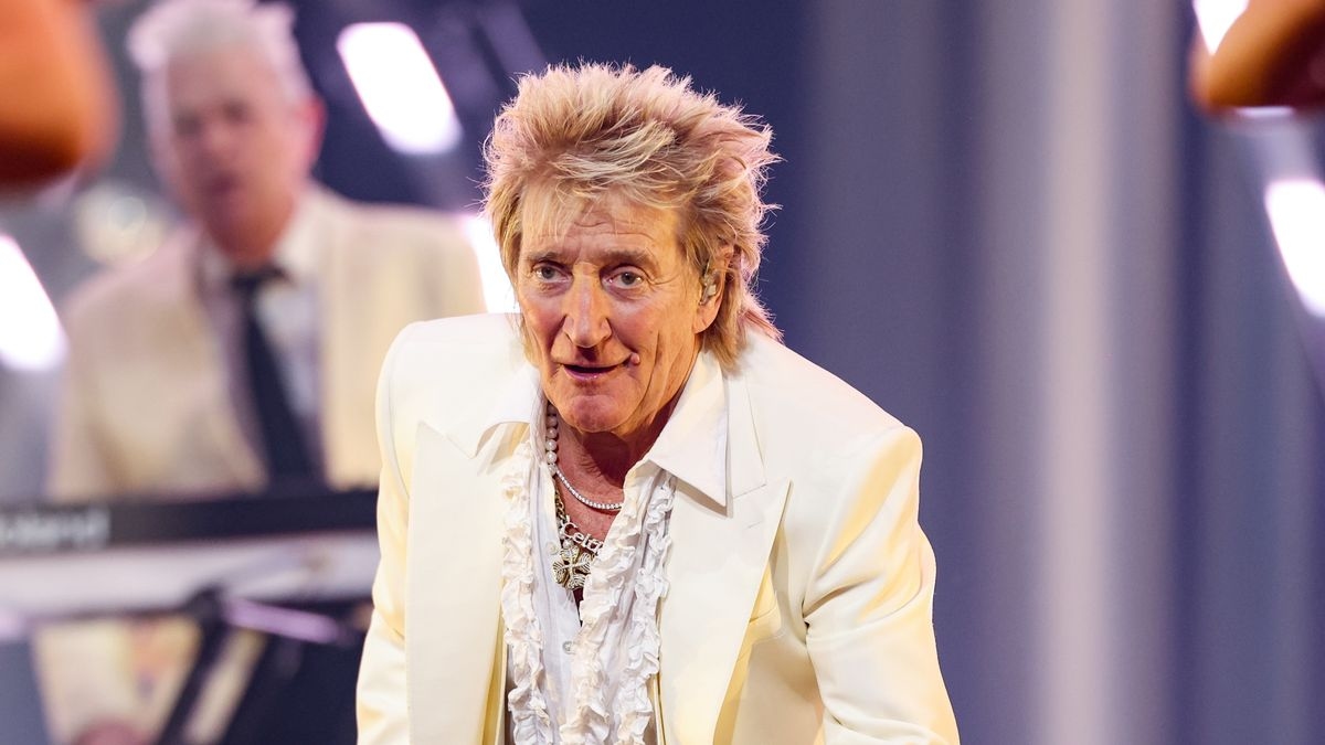 How to watch Rod Stewart at Glastonbury 2025: live stream the Tea Time slot for online for free
