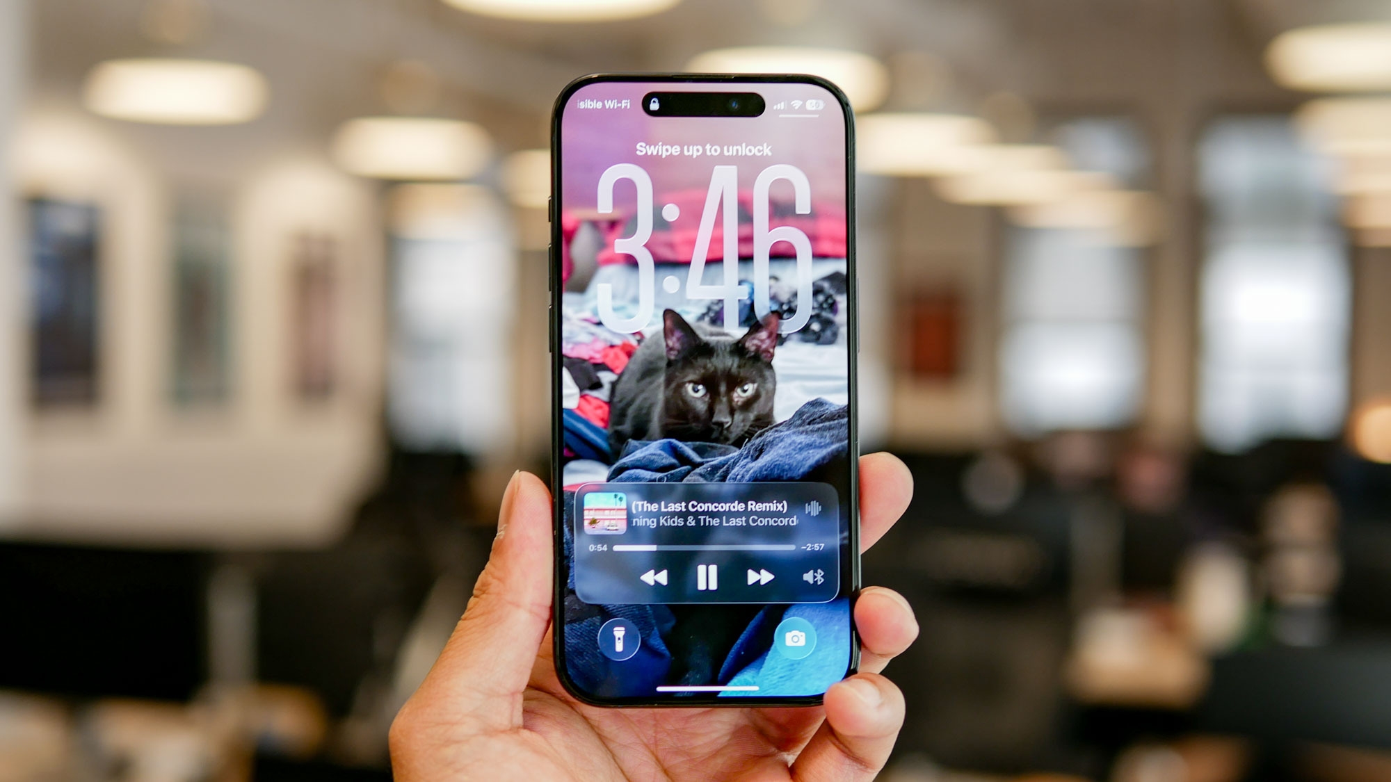 I just installed the iOS 26 beta — and here's the first thing I did to make Liquid Glass better