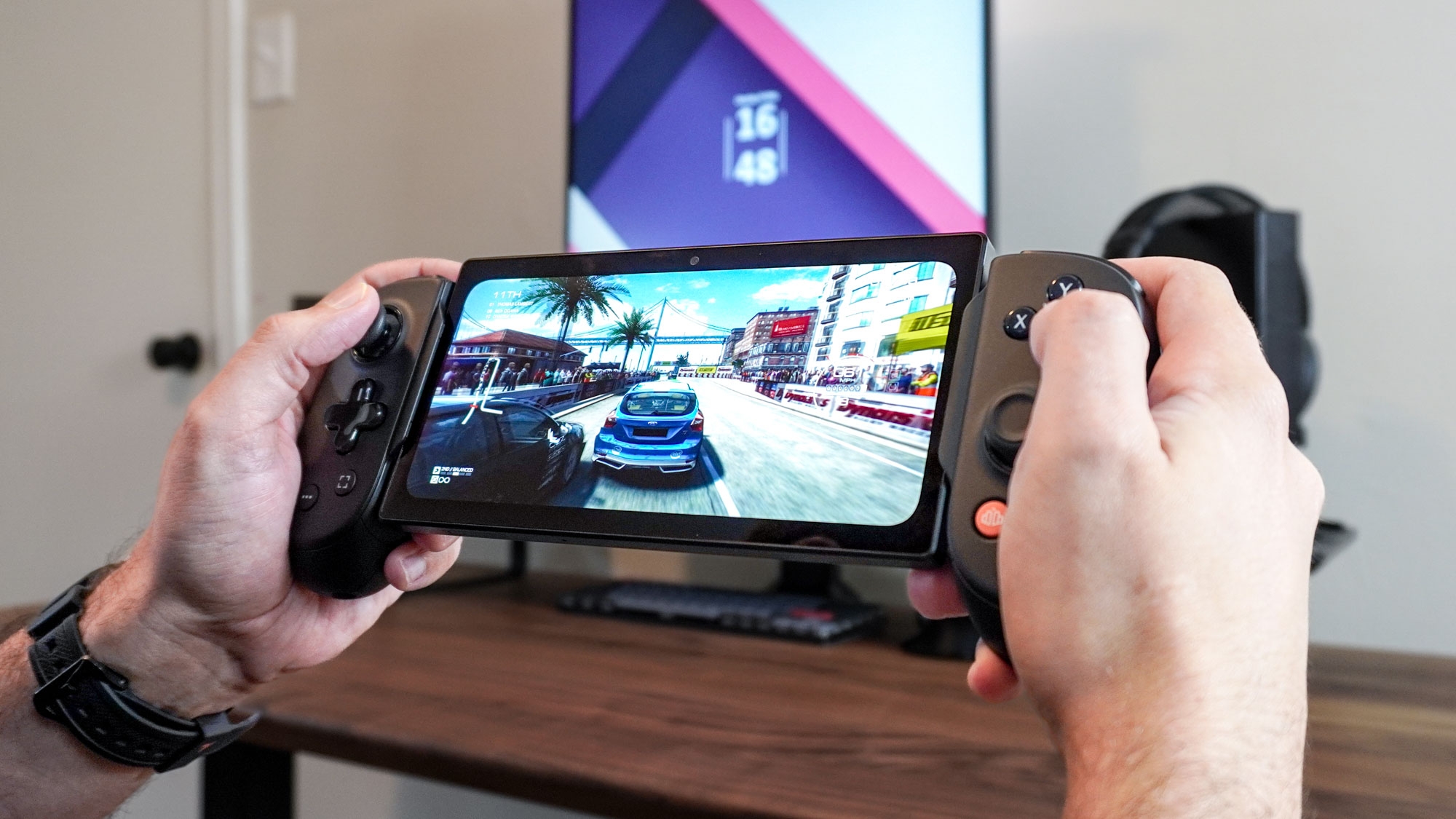I tried the new Backbone Pro controller and the feature I've always wanted wasn't the most surprising