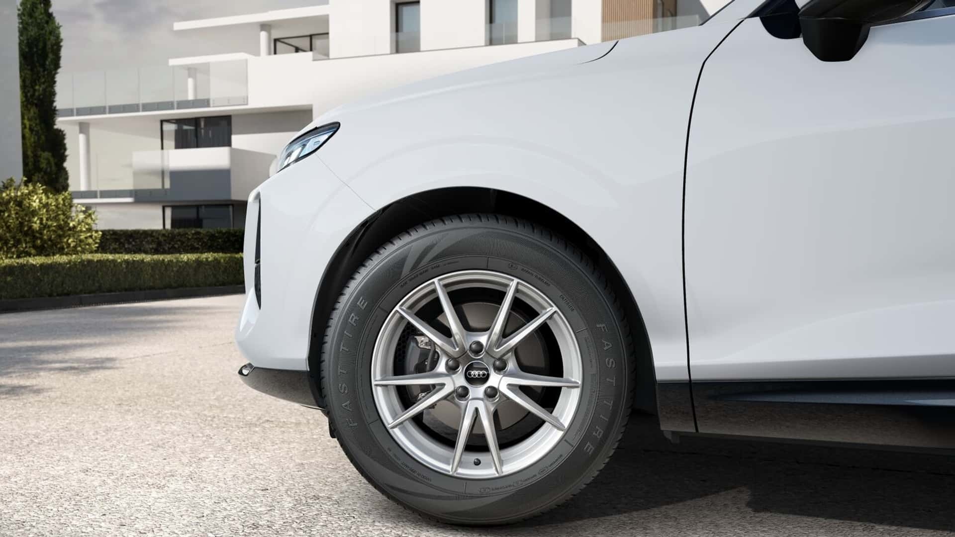 Does The New Audi Q3 Base Model Look Posh Enough to Earn Its Badge?