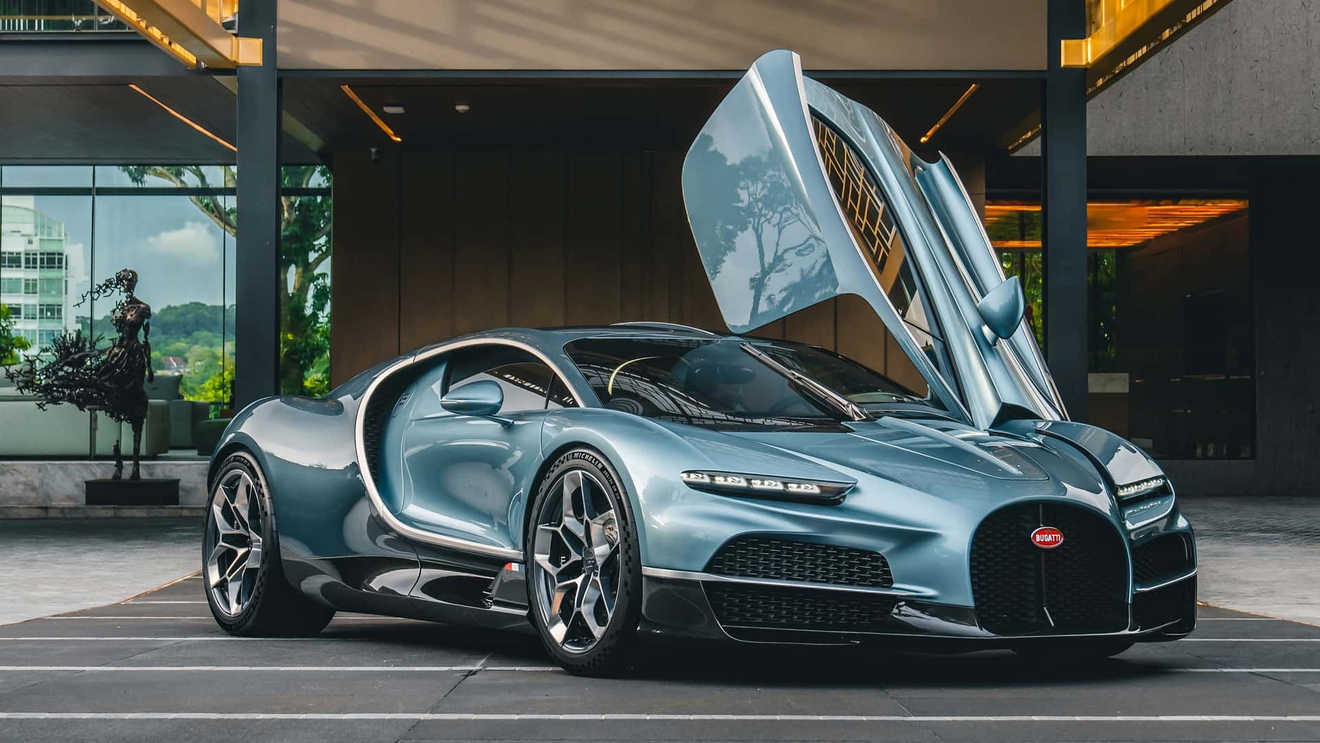 Bugatti Boss Criticizes Turbocharged Hybrid Supercars