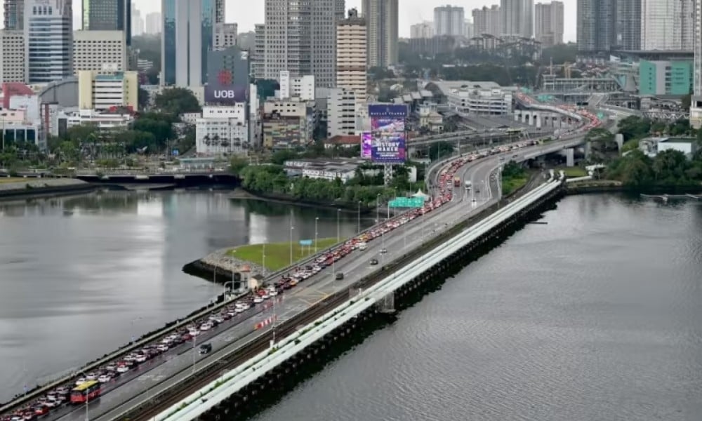 Nearly 99,000 Malaysians gave up citizenship for Singapore nationality from 2015 to mid-2025
