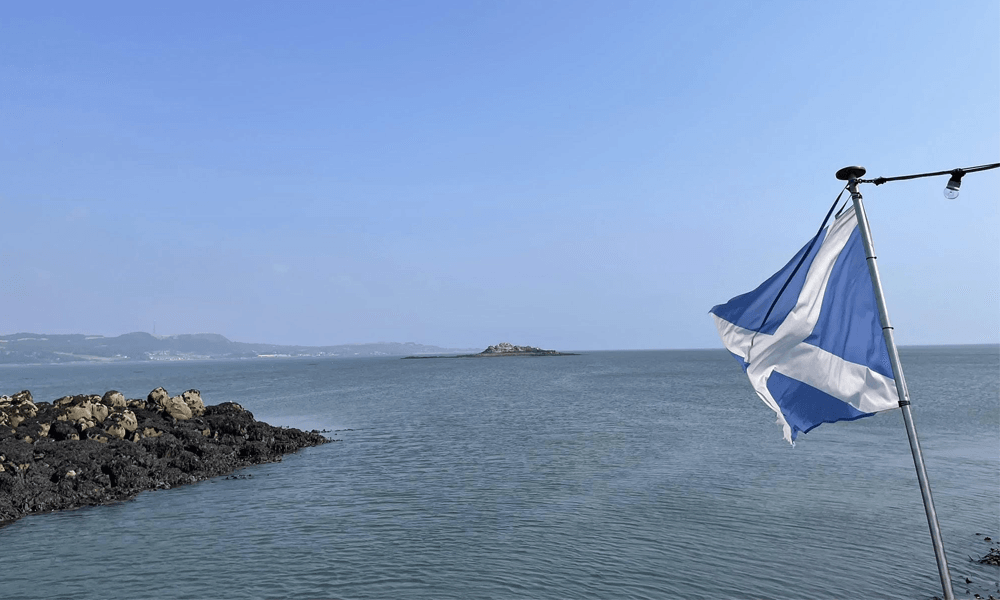 Lee Hsien Yang fulfils sister Lee Wei Ling's final wish with sea burial in Edinburgh