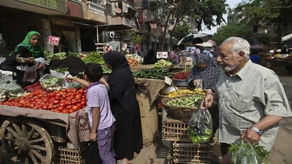 انخفاض الأسعار وتأثيره على جودة حياة المواطن وفقاً لآراء الخبراء