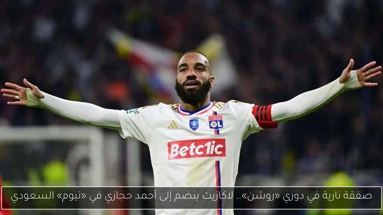 صحفي إسرائيلي يؤكد أهمية صورة عادل إمام مقارنة بظهور المرشد الإيراني
