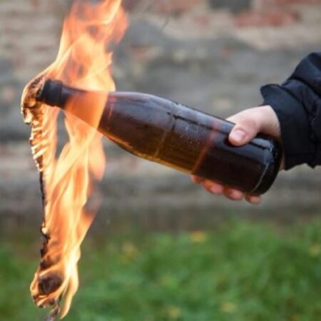 U.S. Capitol Police officers have arrested a suspect who claimed to be carrying a Molotov cocktail and a knife
