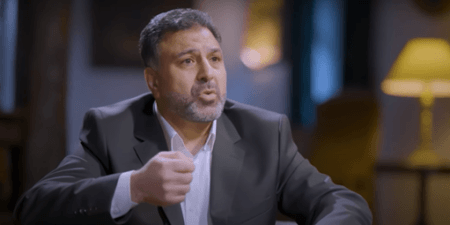 سوريون يصفون (قيصر) فريد المذهان بـ'البطل' بعد أن كشف عن ملفات عهد الأسد