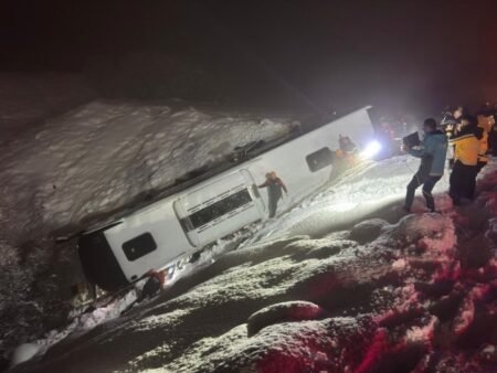 VIDEO: bus overturns into ditch near village on the Bingöl-Diyarbakır highway in eastern Turkey