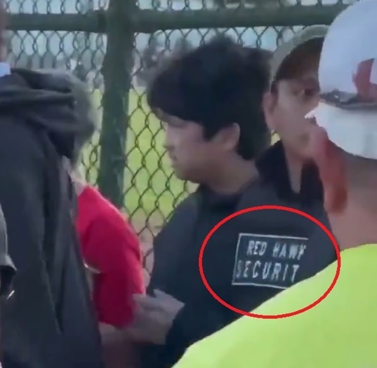 VIDEO: Red Hawk Security guard appear to be protecting the SUV driver in Vancouver