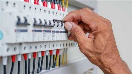 البستاني يتقدّم بإخبار ضد أصحاب المولدات المخالفين: حماية المواطنين واجب لا تهاون فيه
