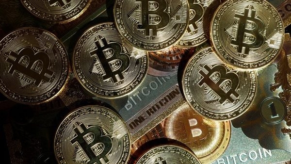 الكونغرس يُمهّد لتنظيم العملات المستقرة وبيتكوين تواصل الارتفاع فوق 107 آلاف دولار