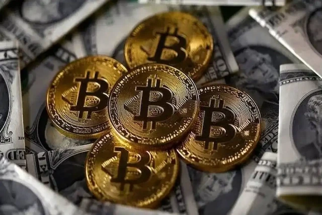 انتعاشة قياسية لبيتكوين تتجاوز 111 ألف دولار وسط دعم ترمب وموجة تفاؤل في أسواق العملات المشفرة