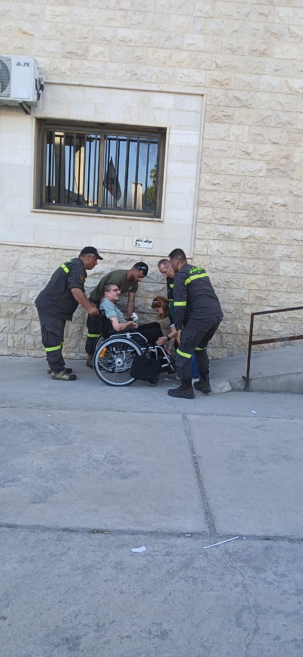 بالصور: الدفاع المدني في خدمة الانتخابات.. انتشار واسع ومساعدات إنسانية في جزين وصيدا والنبطية
