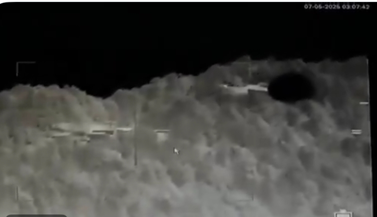 Video reportedly showing Pakistani army ATGM crews striking Indian army positions on the front line
