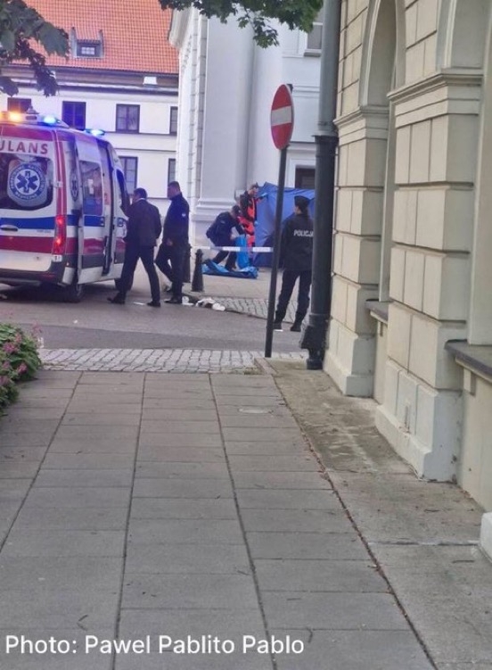 One dead, two injured in axe attack at University of Warsaw campus
