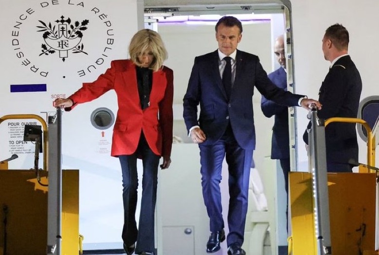 VIDEO: Macron ‘Shoved in the Face' by Wife Brigitte