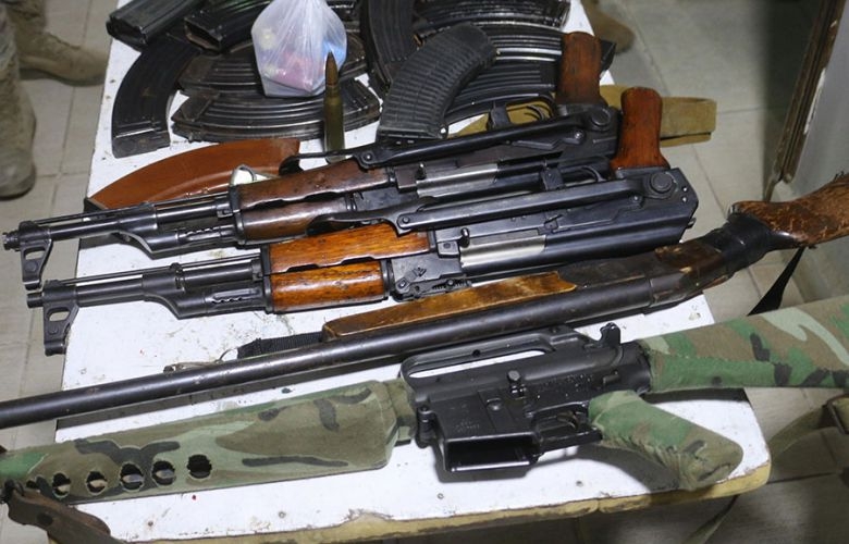 بالصور: الجيش يوقف 111 شخصًا بينهم 51 سوريًا خلال مداهمات أمنية في مناطق متعددة