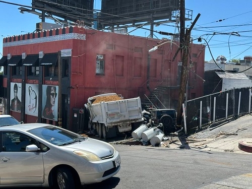 PHOTO: Dump truck driver crashes into iconic ‘Whisky a Go Go' music venue in Hollywood, CA
