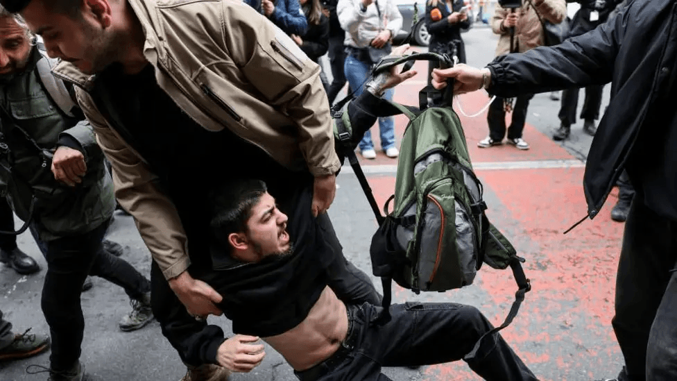 اعتقال المئات في إسطنبول ضمن حملة لقمع احتجاجات عيد العمال #عاجل