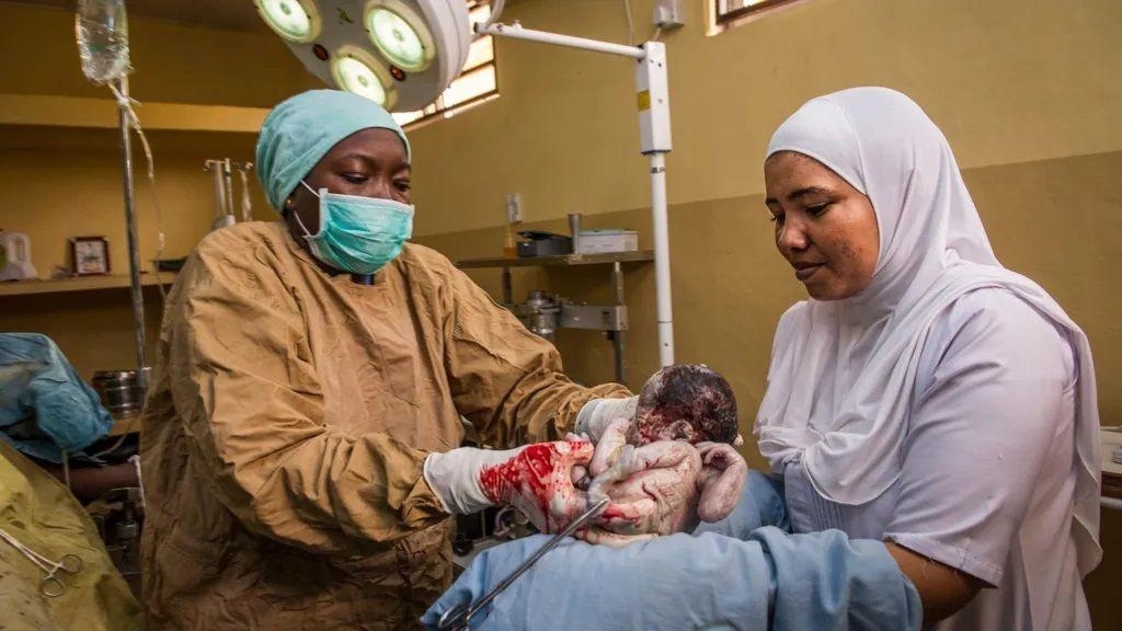 وفاة حامل كل سبع دقائق: أسوأ بلاد للأمهات في العالم #عاجل
