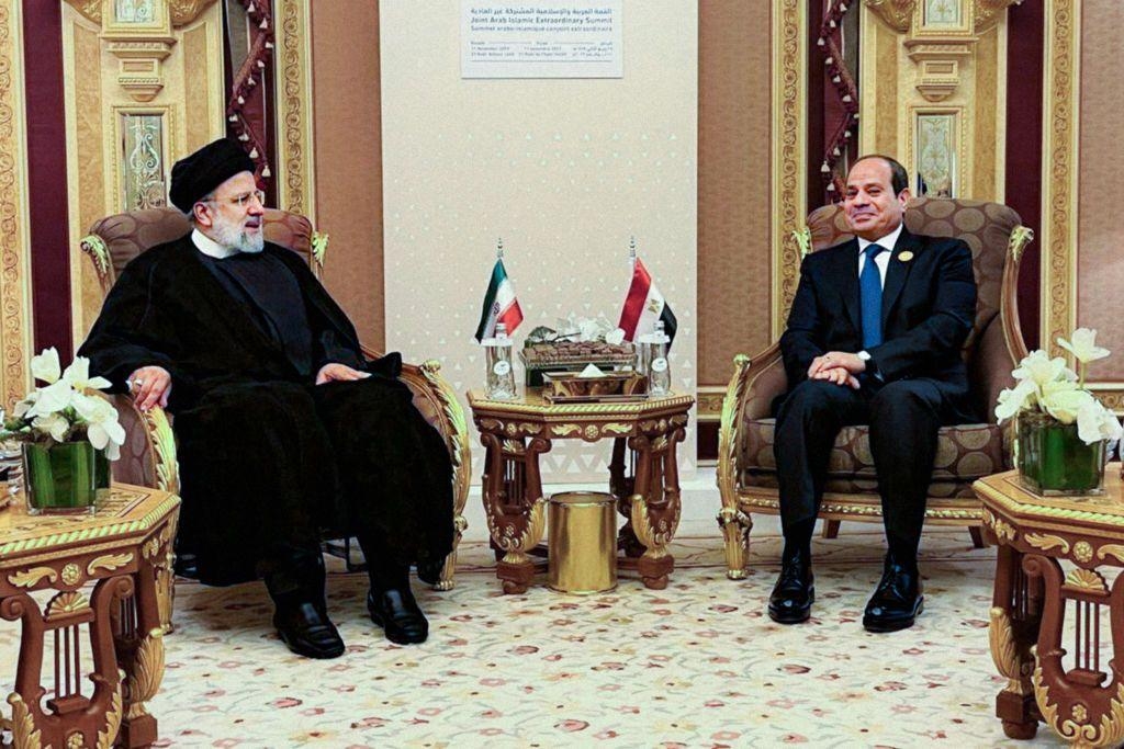 العلاقات المصرية الإيرانية: من مصاهرة بين عائلتين حاكمتين إلى اتهامات متبادلة ثم مساع دبلوماسية للتقارب