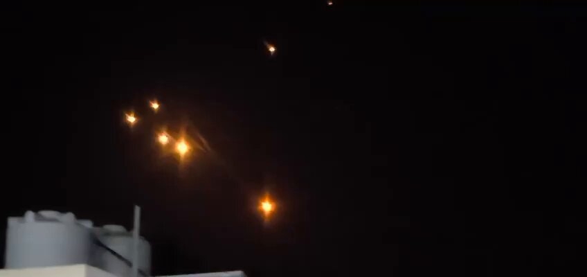 Iranian missiles are striking Tel Aviv. 150+ missiles launched