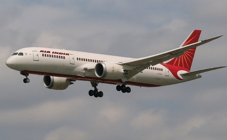 AIR INDIA DREAMLINER FORCED TO TURN BACK MID-FLIGHT