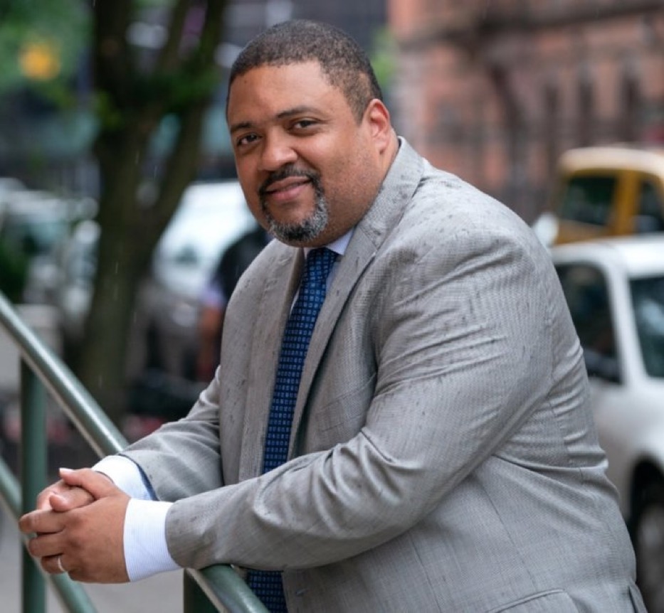 BREAKING: Manhattan DA Alvin Bragg Wins Democratic Primary in Reelection Bid