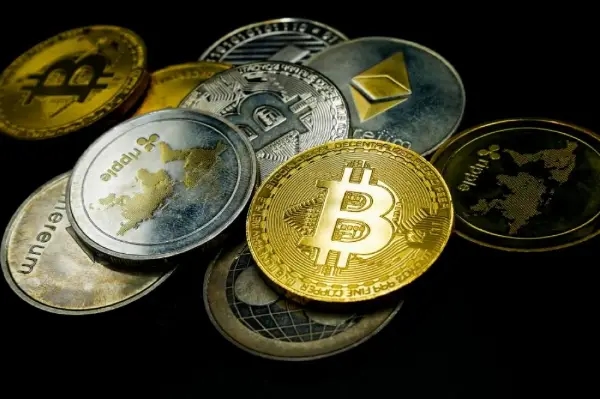 هبوط جماعي للعملات المشفرة رغم موافقة SEC على أول صندوق مؤشرات رقمي
