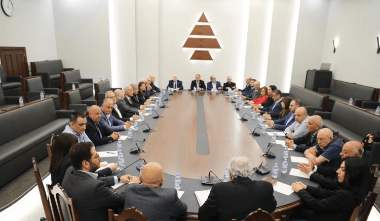 الكتائب اللبنانية تدعو إلى تحصين المؤسسات وتسليم السلاح غير الشرعي للدولة