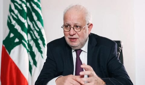 لبنان الحر في مواجهة الحزب: وزير العدل يُحذّر من جرّ البلاد إلى الانهيار