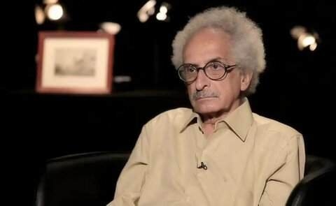 من السجن إلى رفض جائزة الدولة… سيرة الأديب المتمرّد صنع الله إبراهيم