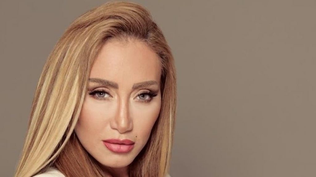 الحبس والغرامة لكروان مشاكل لسبه وقذفه ريهام سعيد