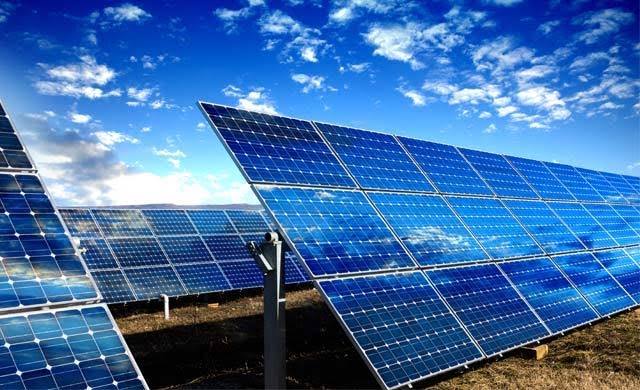 «إيرسك» توقع اتفاقية مع Sungrow وTongwei لتنفيذ مشاريع طاقة شمسية بقدرة 75 ميجاوات بمصر