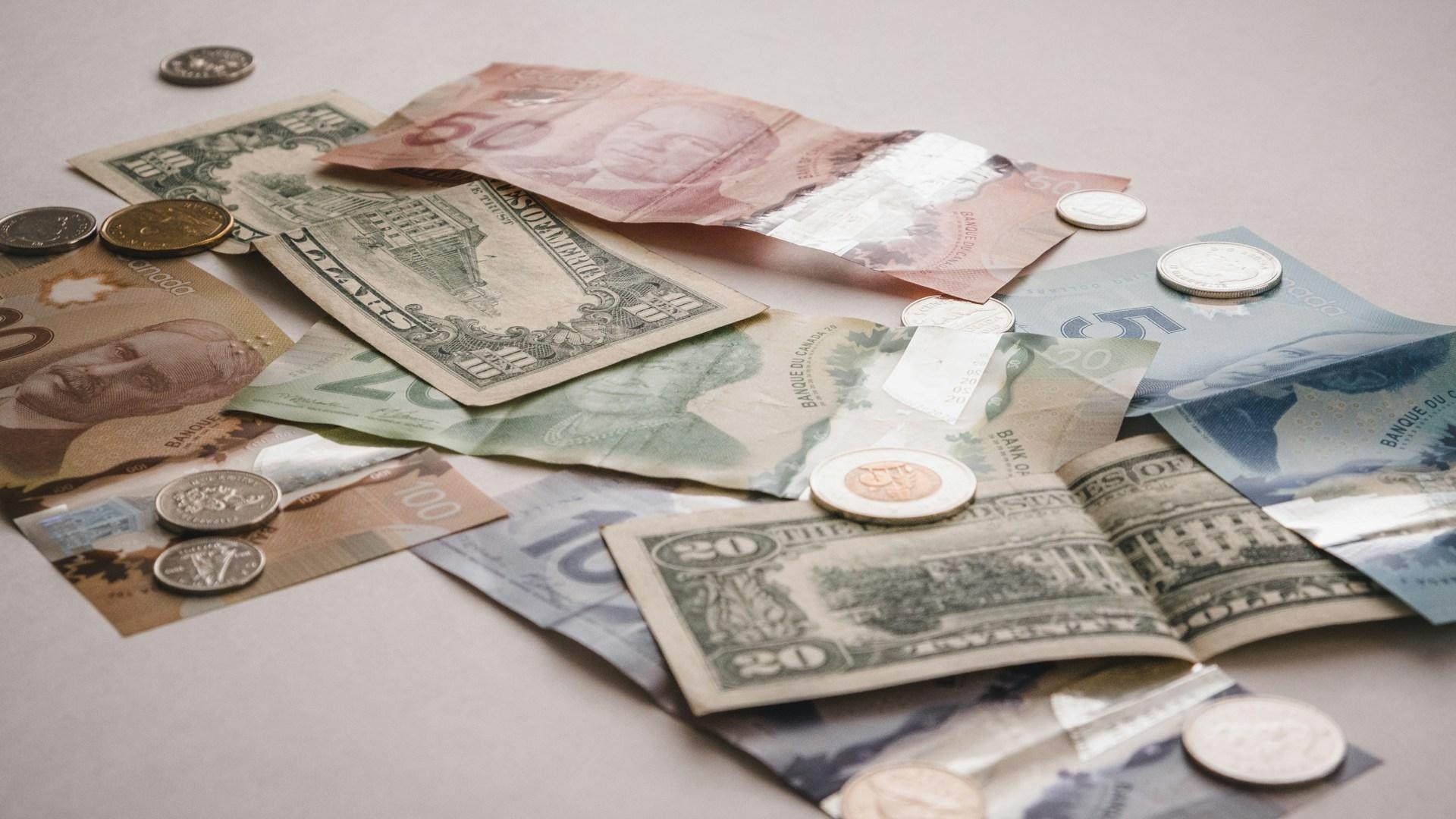 سعر العملات اليوم الخميس 12-6-2025 في البنوك