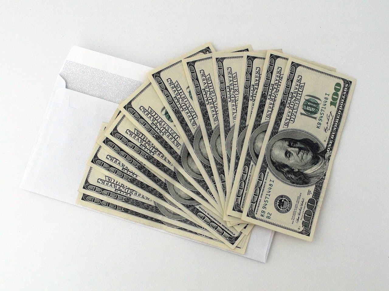 سعر الدولار الأمريكي اليوم الأحد 25-5-2025 أمام الجنيه في ختام التعاملات