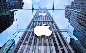 أبل تعتزم طرح مقاطع فيديو في "CarPlay" مع "iOS 26"