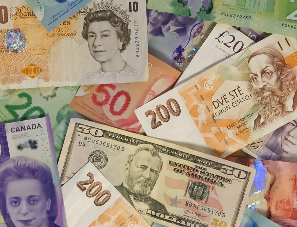 أسعار العملات اليوم الأحد 25-5-2025 أمام الجنيه في ختام التعاملات