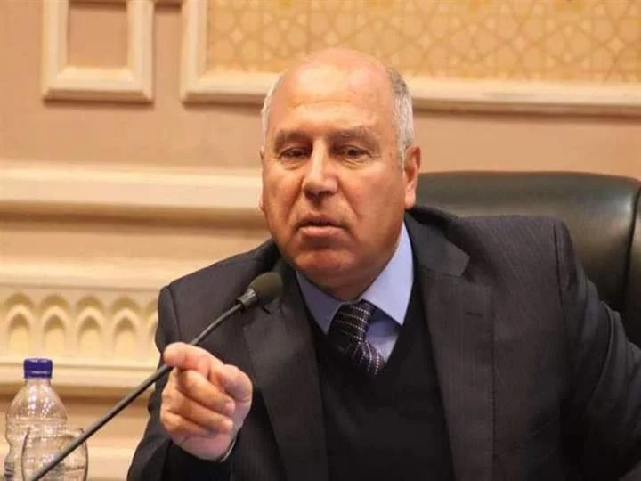 مناصفة بينهما.. وزير النقل: مستهدف شراء 6 آلاف أتوبيس وميني باص كهربائي