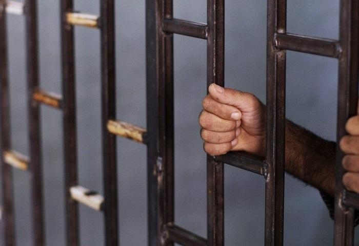 ضبط المتهمين بإلقاء زجاجات على أحد معارض تجارة السيارات بالجيزة