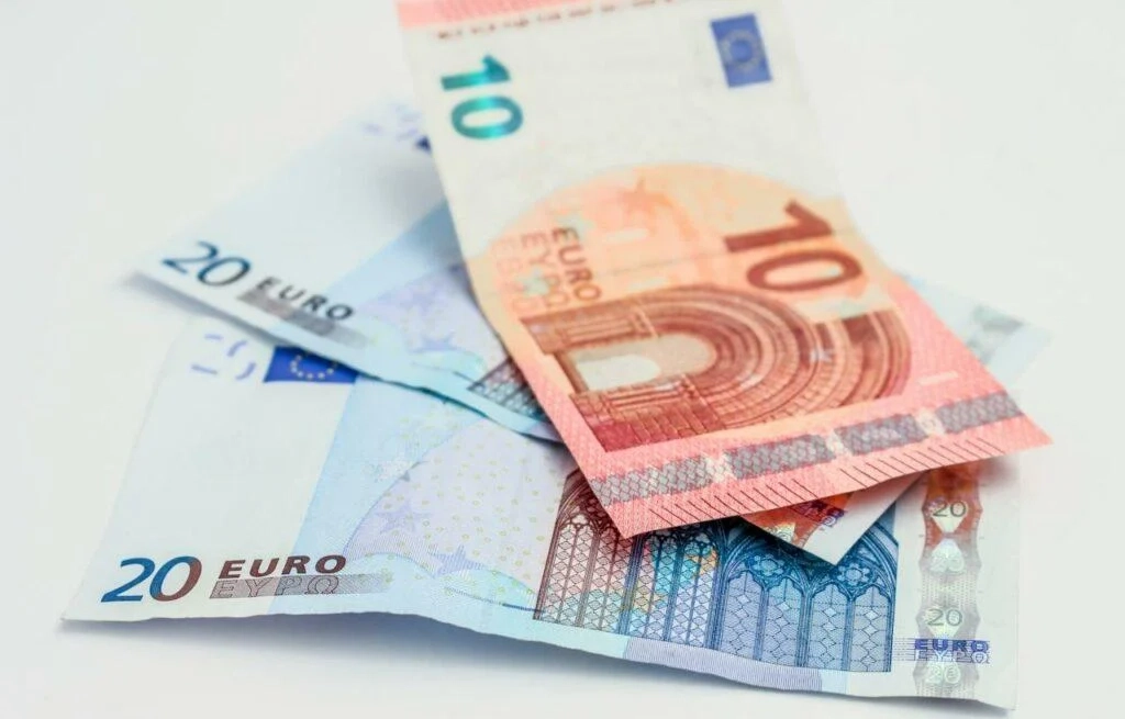 سعر اليورو اليوم الأربعاء 21-5-2025 أمام الجنيه في عدد من البنوك
