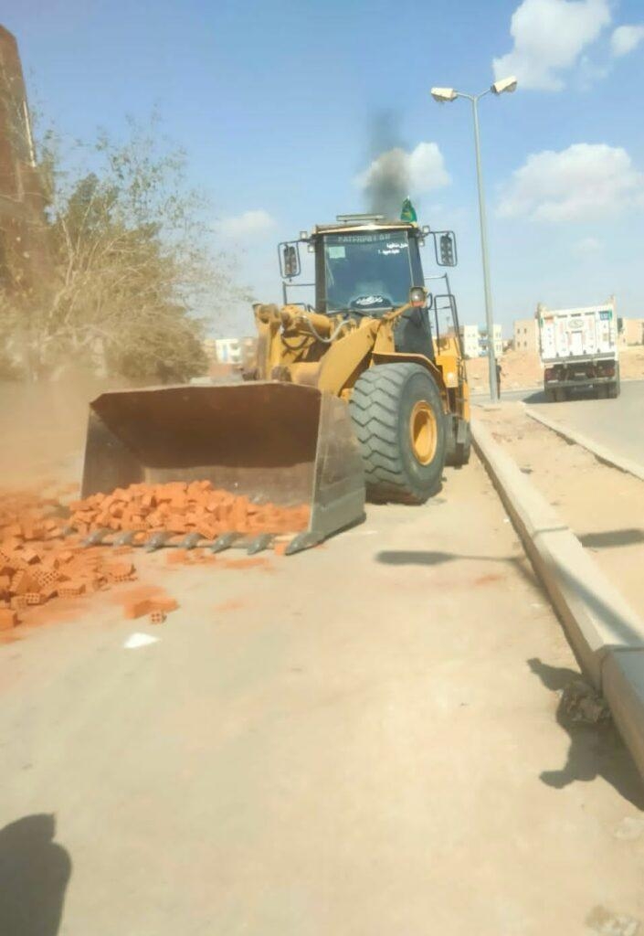 حملات إزالة لتعديات وغلق أنشطة مخالفة بمدن زايد وأكتوبر الجديدة وبدر والعاشر