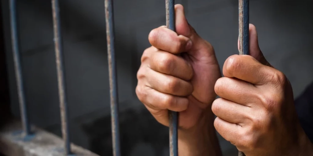 ضبط مصنع غير مرخص لتصنيع المياه الغازية في بني سويف