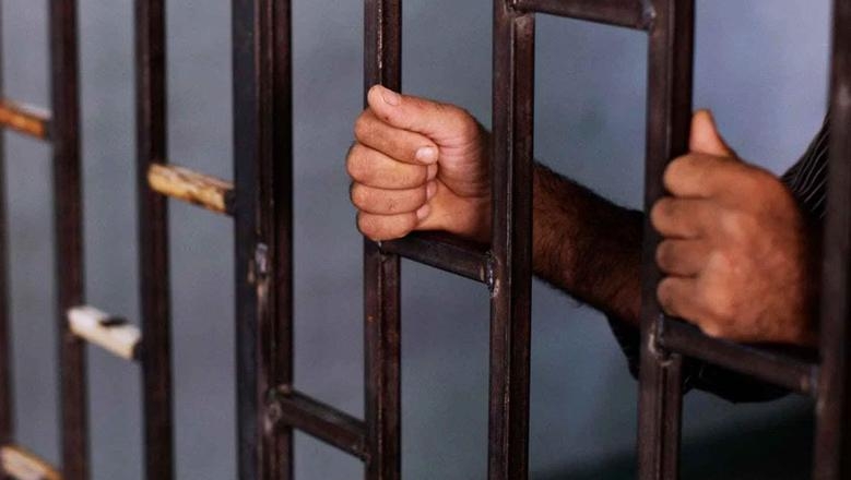 ضبط المتهم بالاعتداء على شخص بسلاح أبيض في الجيزة (فيديو)